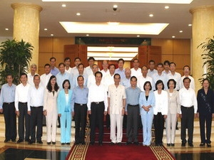 กรมการเมืองหารือกับทางการปกครองนครโฮจิมินห์